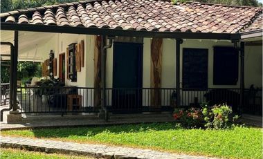 (V.I) FINCA LA ESPERANZA UBICADA ENTRE TITIRIBI Y AMAG