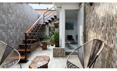 Casa de dos pisos en venta | Santa Ana - Palmira