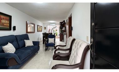 Casa de dos pisos en venta | Santa Ana - Palmira