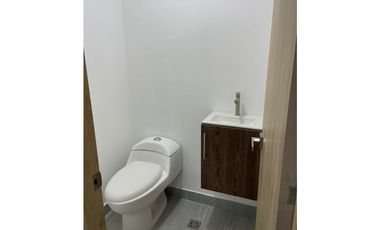 ARRIENDO  OFICINA EN EL DORADO, ENVIGADO