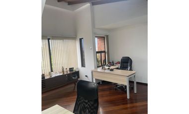 OFICINA EN ARRIENDO SECTOR AGUACATALA - POBLADO