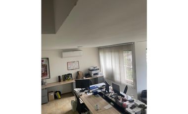OFICINA EN ARRIENDO SECTOR AGUACATALA - POBLADO