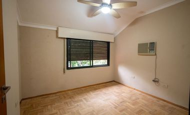 CASA QUINTA EN UBAJAY CON PARQUE A LA LAGUNA