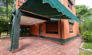 CASA QUINTA EN UBAJAY CON PARQUE A LA LAGUNA
