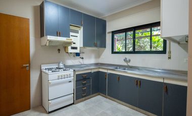 CASA QUINTA EN UBAJAY CON PARQUE A LA LAGUNA