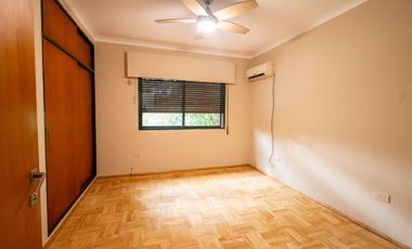 CASA QUINTA EN UBAJAY CON PARQUE A LA LAGUNA