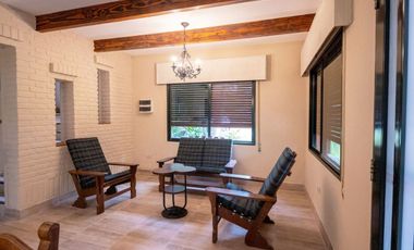 CASA QUINTA EN UBAJAY CON PARQUE A LA LAGUNA