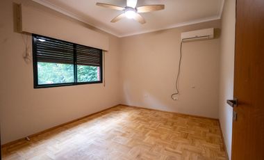 CASA QUINTA EN UBAJAY CON PARQUE A LA LAGUNA
