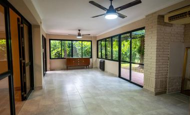 CASA QUINTA EN UBAJAY CON PARQUE A LA LAGUNA
