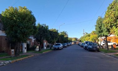 DUPLEX 4 AMBIENTES VENTA BARRIO LOS ROBLES BURZACO