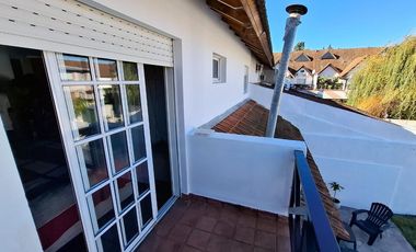 DUPLEX 4 AMBIENTES VENTA BARRIO LOS ROBLES BURZACO