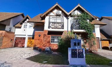 DUPLEX 4 AMBIENTES VENTA BARRIO LOS ROBLES BURZACO