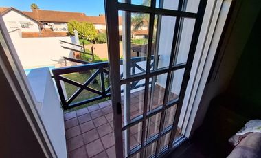 DUPLEX 4 AMBIENTES VENTA BARRIO LOS ROBLES BURZACO