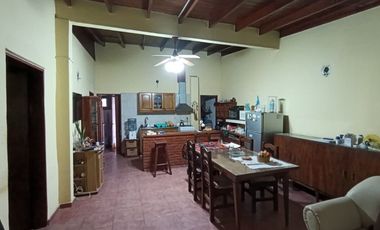 VENTA CASA 3 AMB C/QUINCHO + DPTO 2 AMB .LIBERTAD