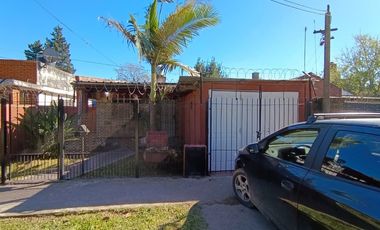 VENTA CASA 3 AMB C/QUINCHO + DPTO 2 AMB .LIBERTAD