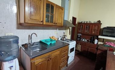 VENTA CASA 3 AMB C/QUINCHO + DPTO 2 AMB .LIBERTAD