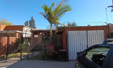 VENTA CASA 3 AMB C/QUINCHO + DPTO 2 AMB .LIBERTAD