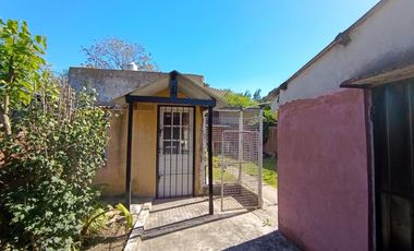 VENTA CASA 3 AMB C/QUINCHO + DPTO 2 AMB .LIBERTAD