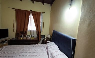 VENTA CASA 3 AMB C/QUINCHO + DPTO 2 AMB .LIBERTAD