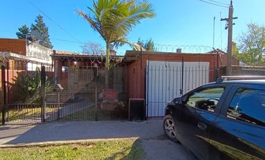 VENTA CASA 3 AMB C/QUINCHO + DPTO 2 AMB .LIBERTAD