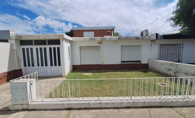 CASA EN VENTA 4 DORMITORIOS EN VILLA CONSTITUCION