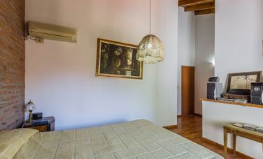 Venta Casa 8 ambientes en Lomas de Zamora