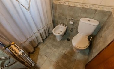 Venta Casa 8 ambientes en Lomas de Zamora