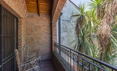 Venta Casa 8 ambientes en Lomas de Zamora