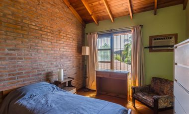 Venta Casa 8 ambientes en Lomas de Zamora