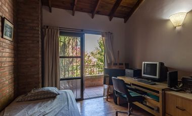 Venta Casa 8 ambientes en Lomas de Zamora