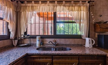 Venta Casa 8 ambientes en Lomas de Zamora