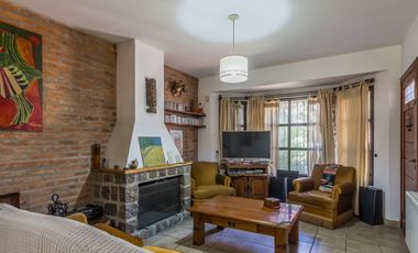 Venta Casa 8 ambientes en Lomas de Zamora