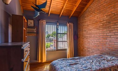 Venta Casa 8 ambientes en Lomas de Zamora