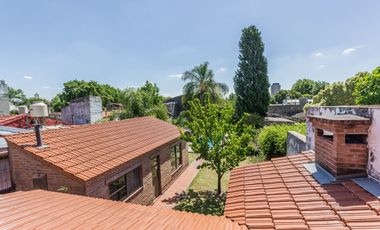 Venta Casa 8 ambientes en Lomas de Zamora
