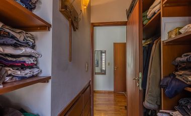 Venta Casa 8 ambientes en Lomas de Zamora