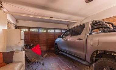 Venta Casa 8 ambientes en Lomas de Zamora