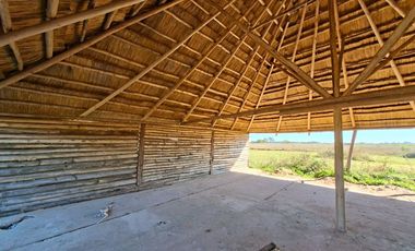 Terreno 12mts x 52,6mts, con Quincho en Cayastá