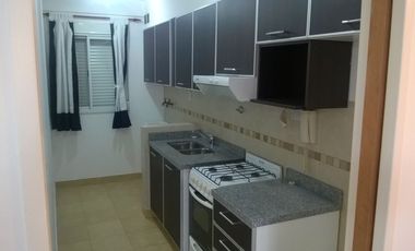 Se alquila departamento de 2 dormitorios y cochera