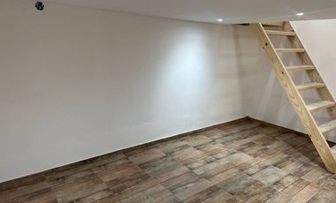 Venta PH Monoambiente con patio refaccionado
