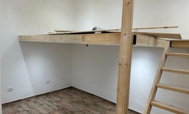 Venta PH Monoambiente con patio refaccionado