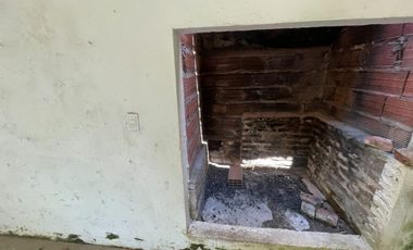 VENTA CASA 3 AMBIENTES A RECICLAR JARDIN QUINCHO
