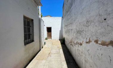 VENTA CASA 3 AMBIENTES A RECICLAR JARDIN QUINCHO