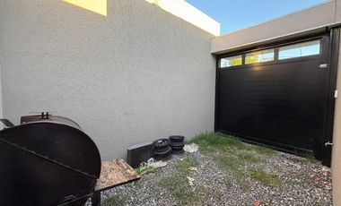 VENTA/CASA PH/1 DORMIT/ PATIO/COCHERA/PB
