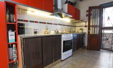 VENTA PH 4 AMB. CON PATIO Y TERRAZA APTO CREDITO