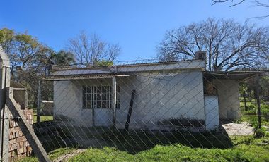 VENTA CASA A REFACCIONAR SOBRE AVENIDA
