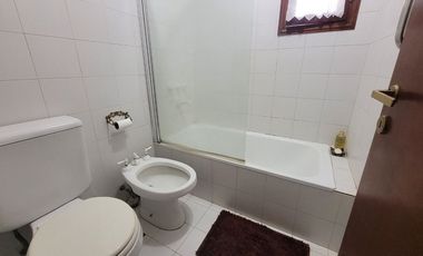CASA ALQUILER ANUAL EN PINAMAR DE 3 AMBIENTES