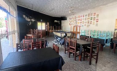VENTA DE CASA Y LOCAL SOBRE RUTA NELSON