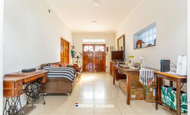 CASA  CON PILETA !!! GUATEMALA 19 APTA CREDITO!!