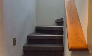 CASA EN PORTONES DE CHICUREO CON PISCINA