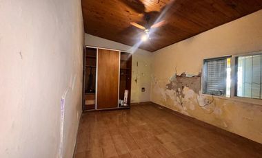 CASA EN CANDIOTI A REFACCIONAR